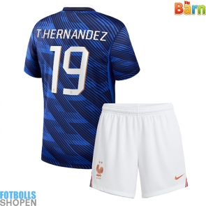 Billiga Frankrike Theo Hernandez #19 Hemmatröja Barn VM 2026 Kortärmad (+ Korta byxor)